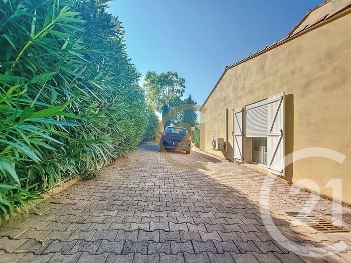 Image No.14-3 Bed House for sale