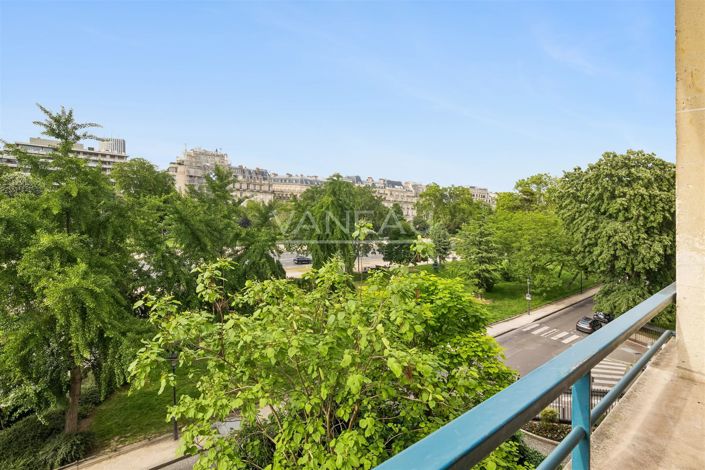 Image No.3-3 Bed Apartment for sale