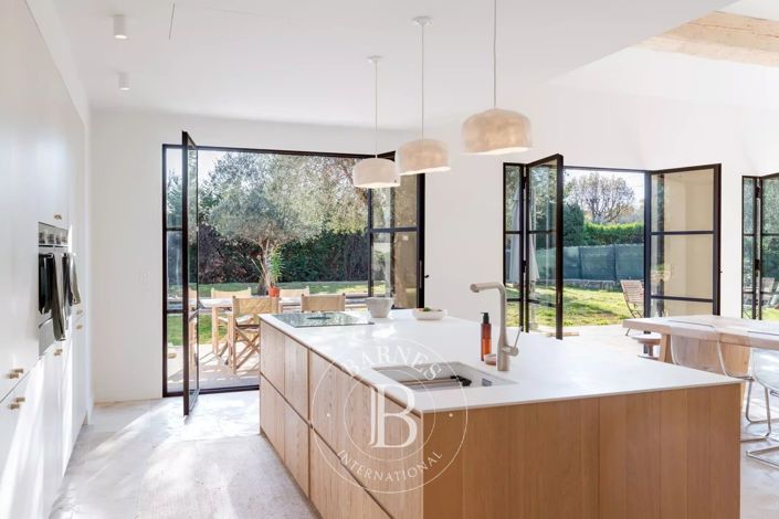 Image No.5-4 Bed House for sale