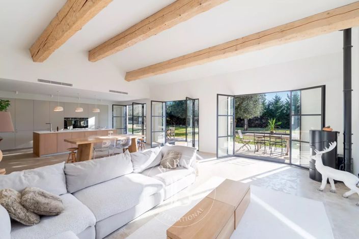 Image No.7-4 Bed House for sale