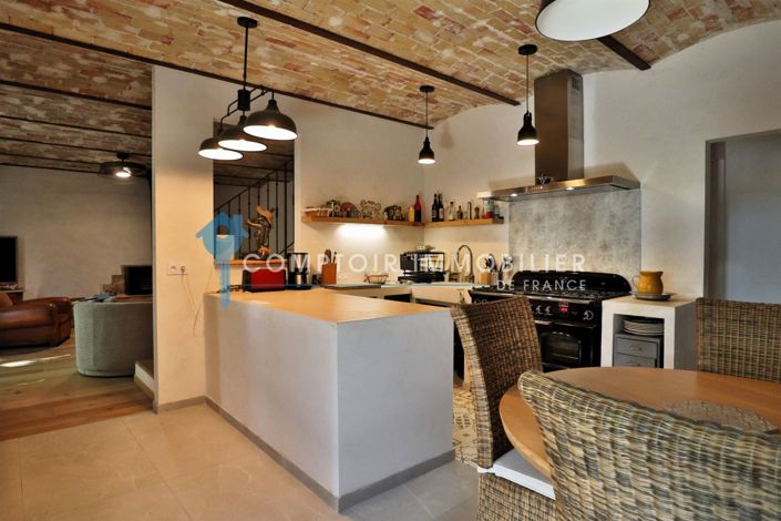 Image No.8-2 Bed House for sale