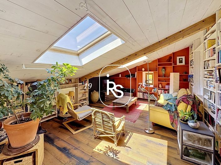 Image No.10-7 Bed House for sale