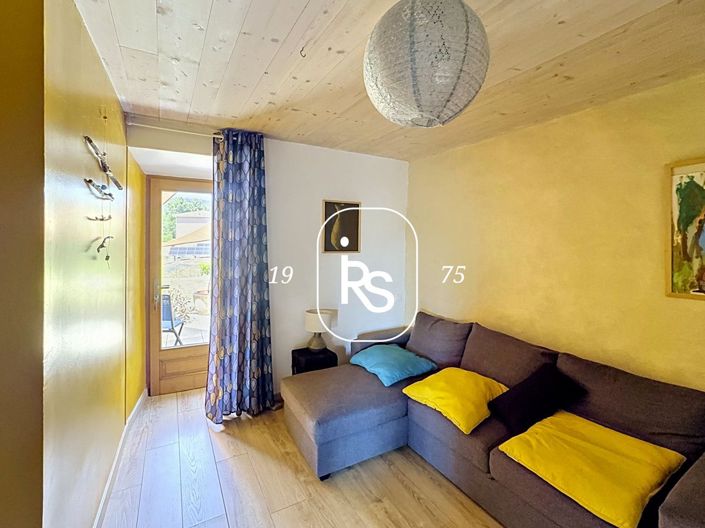 Image No.19-7 Bed House for sale