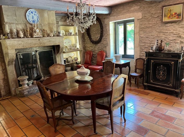 Image No.8-6 Bed House for sale