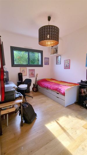 Image No.34-5 Bed House for sale