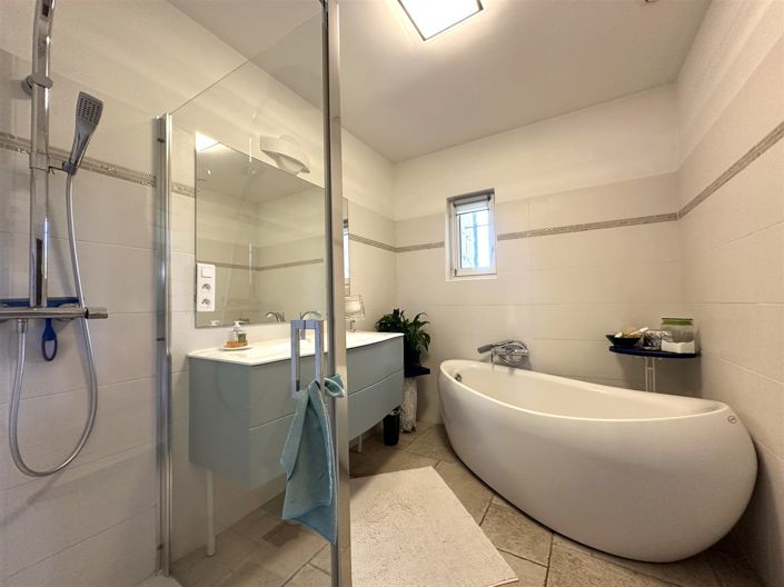 Image No.20-3 Bed House for sale