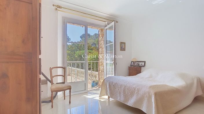 Image No.10-Propriété de 4 chambres à vendre à Saint-Raphael