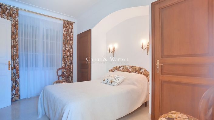 Image No.12-Propriété de 4 chambres à vendre à Saint-Raphael