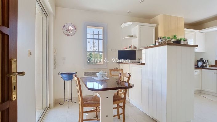 Image No.6-Propriété de 4 chambres à vendre à Saint-Raphael