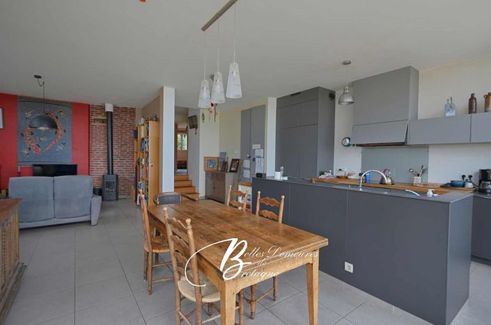 Image No.11-3 Bed House for sale