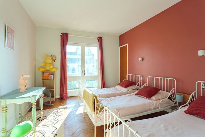 Image No.15-6 Bed Property for sale