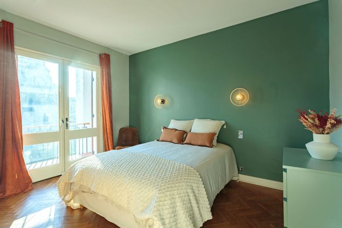 Image No.16-6 Bed Property for sale