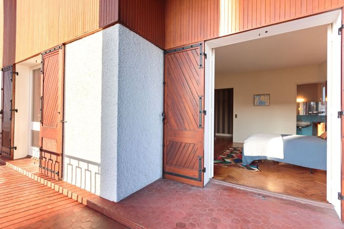 Image No.17-6 Bed Property for sale