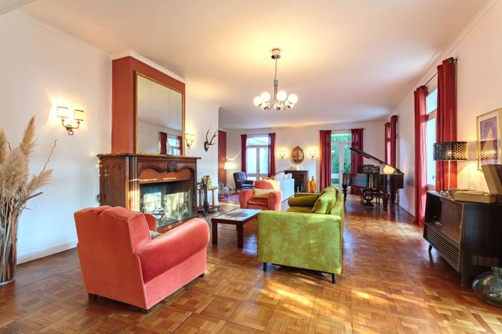 Image No.3-6 Bed Property for sale
