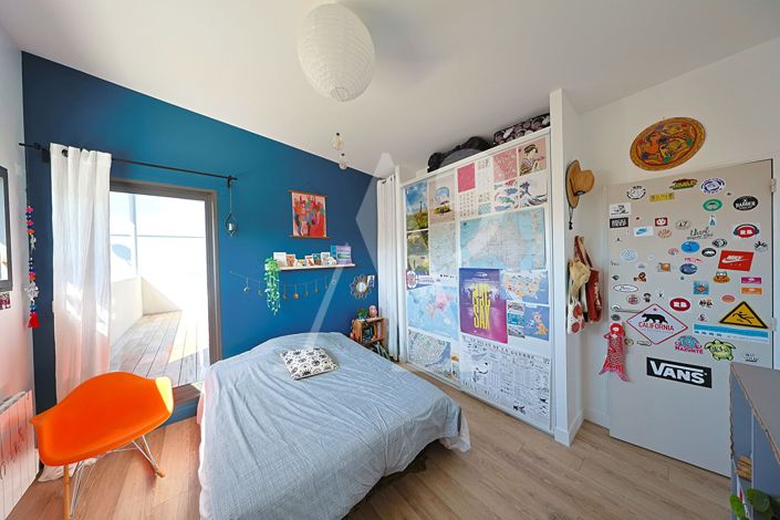 Image No.11-6 Bed Property for sale