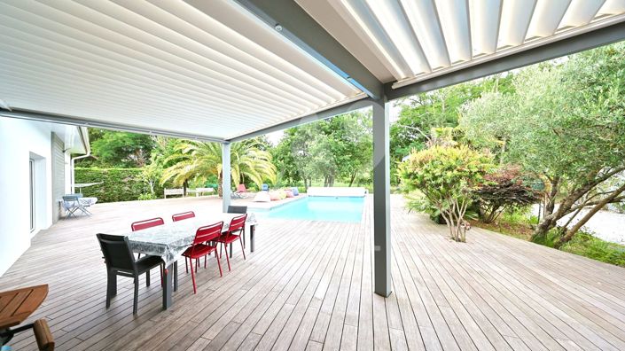 Image No.12-5 Bed Property for sale
