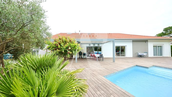 Image No.14-5 Bed Property for sale