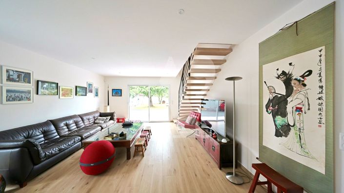 Image No.5-5 Bed Property for sale
