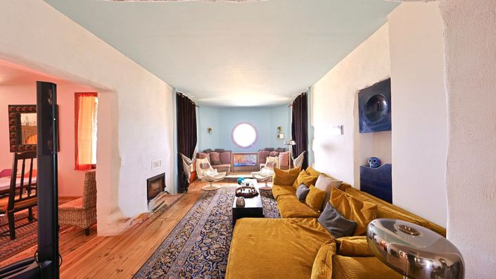 Image No.6-5 Bed Property for sale