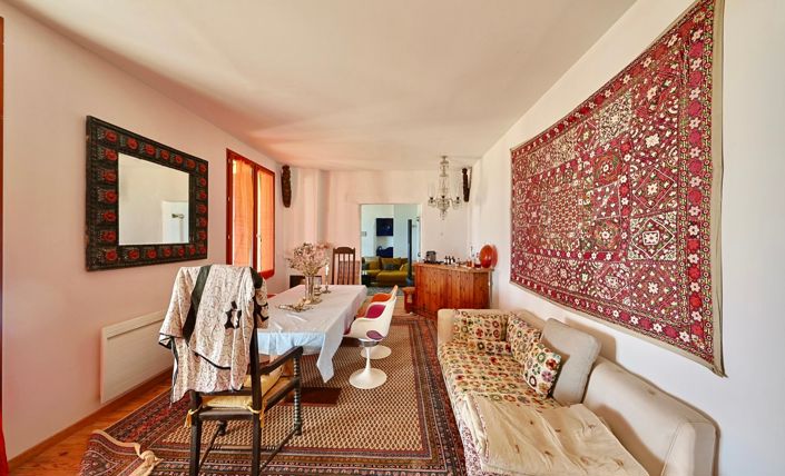 Image No.8-5 Bed Property for sale