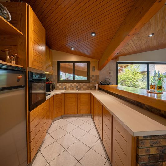 Image No.11-3 Bed Property for sale