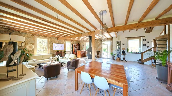 Image No.7-7 Bed House for sale