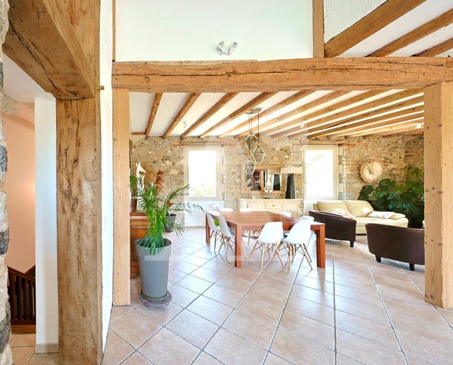 Image No.9-7 Bed House for sale