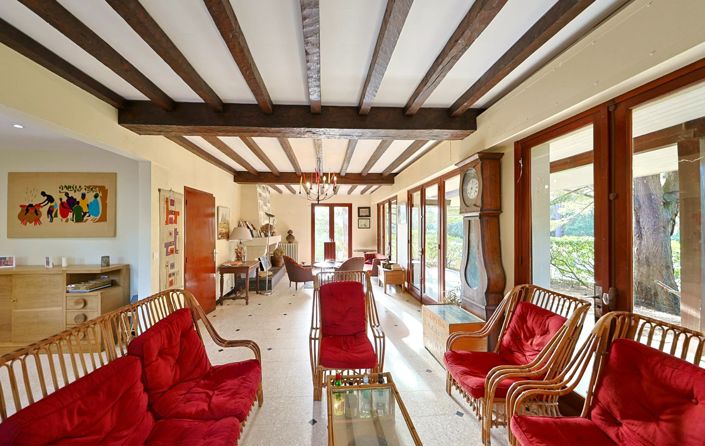 Image No.8-8 Bed House for sale
