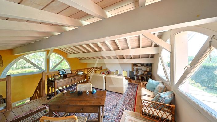 Image No.5-5 Bed House for sale