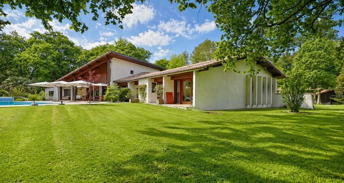 Image No.3-5 Bed Property for sale