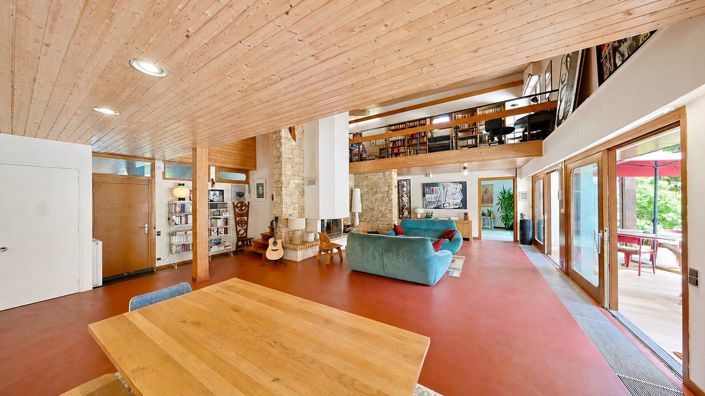 Image No.6-5 Bed Property for sale