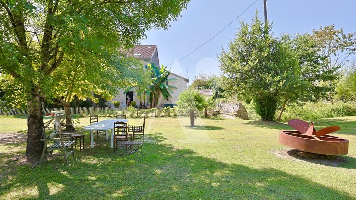 Image No.16-6 Bed Property for sale