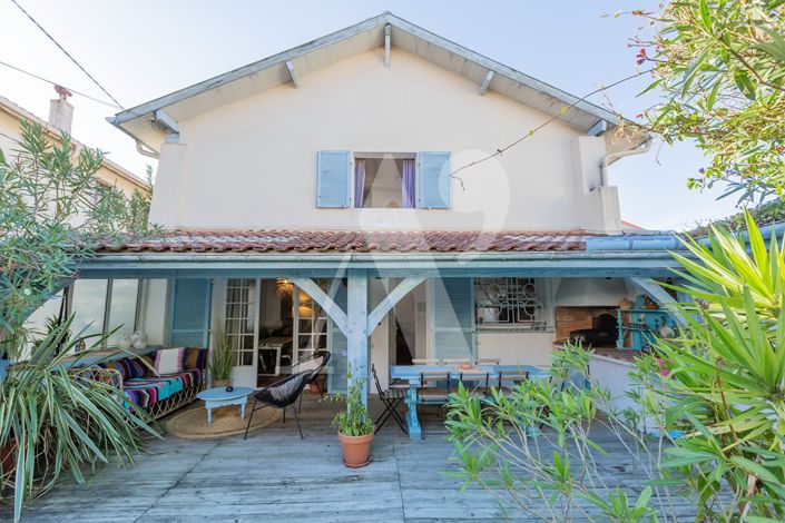 Image No.2-4 Bed House for sale