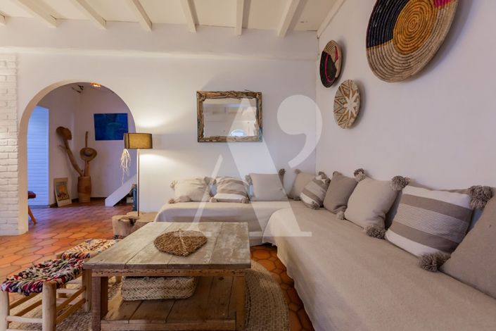 Image No.4-4 Bed House for sale