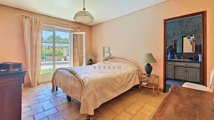 Image No.16-4 Bed House for sale