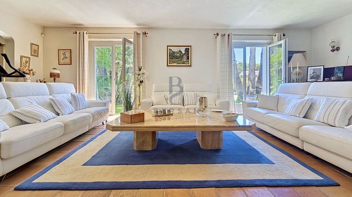 Image No.7-4 Bed House for sale