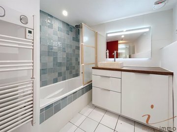 apeui770e8unw0456