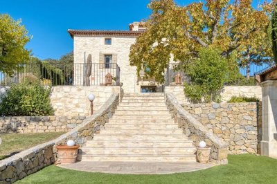 1 - Pierrevert, House