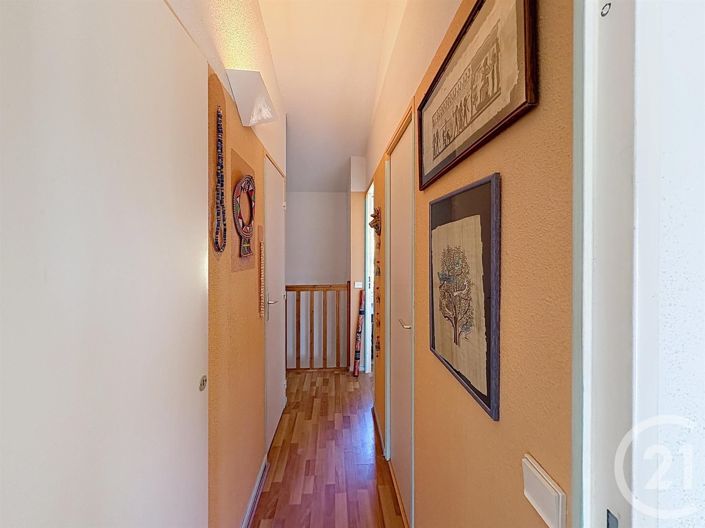 Image No.20-4 Bed House for sale