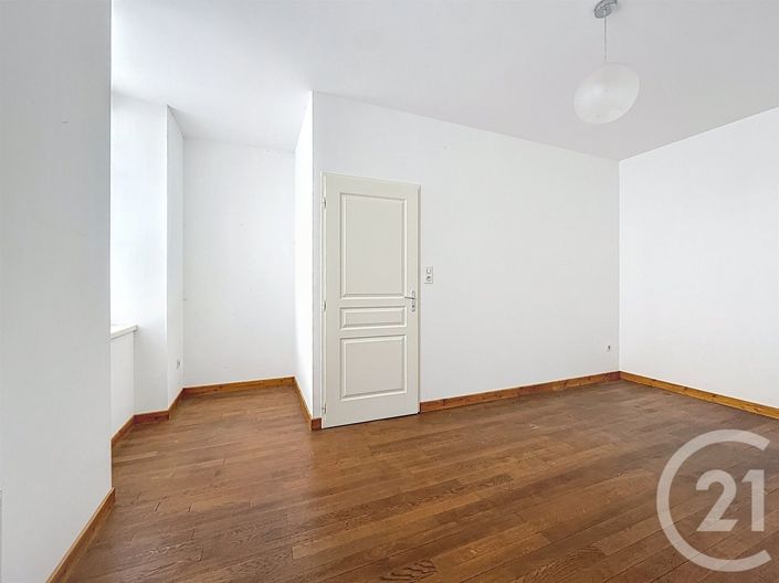 Image No.11-5 Bed House for sale