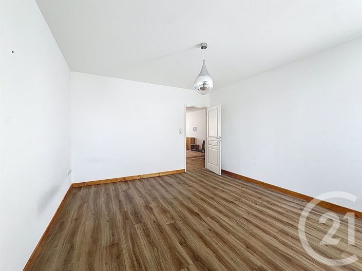 Image No.23-5 Bed House for sale