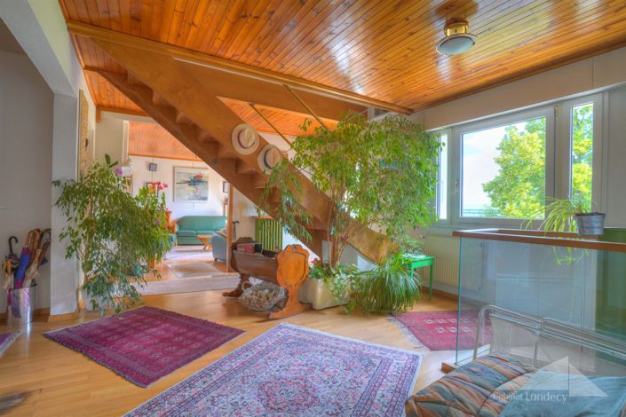 Image No.5-6 Bed House for sale