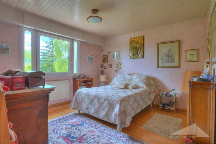 Image No.6-6 Bed House for sale