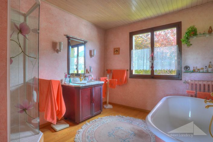 Image No.7-6 Bed House for sale