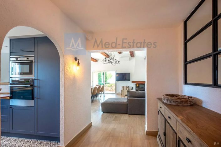 Image No.11-6 Bed House for sale