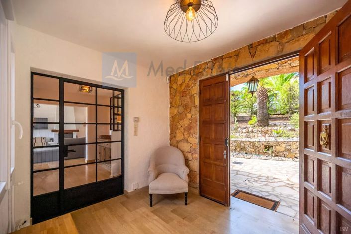 Image No.12-6 Bed House for sale