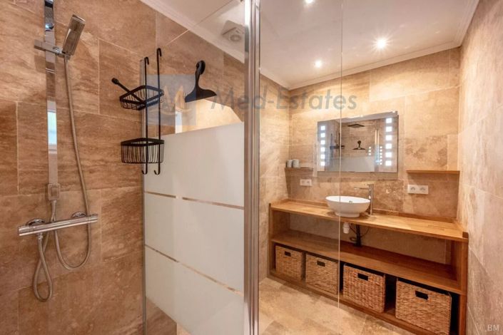 Image No.20-6 Bed House for sale