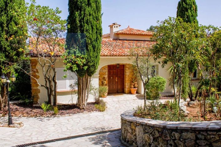 Image No.21-6 Bed House for sale