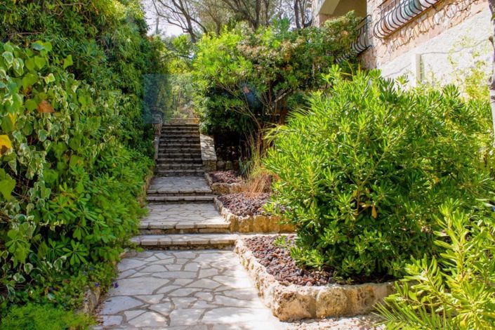 Image No.24-6 Bed House for sale