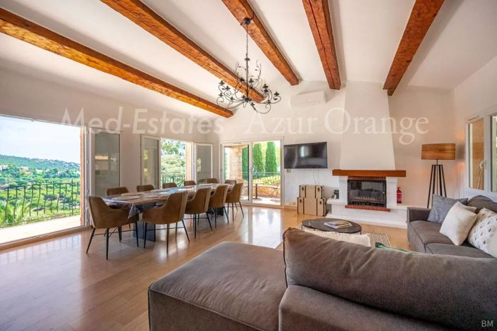 Image No.6-6 Bed House for sale